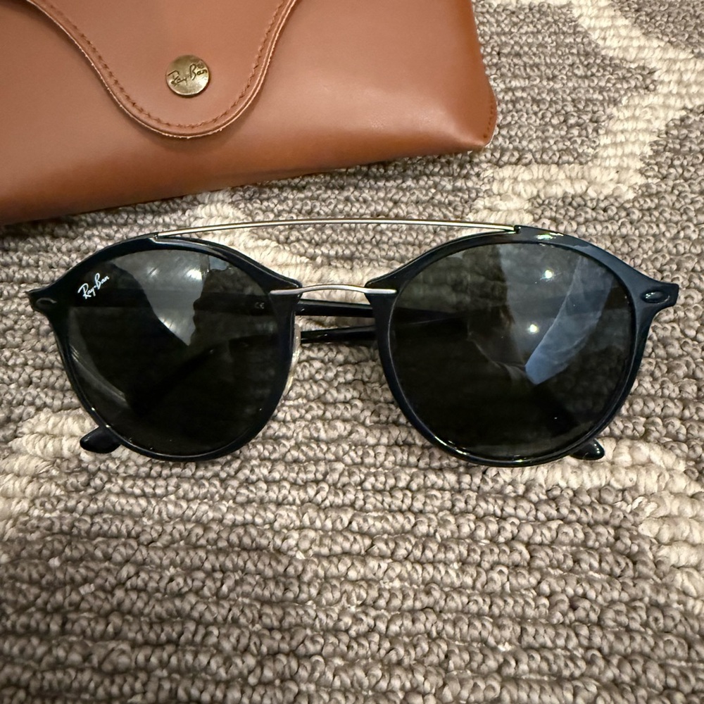 Ray-Ban Black Classic Sunglasses with Metal Bridge